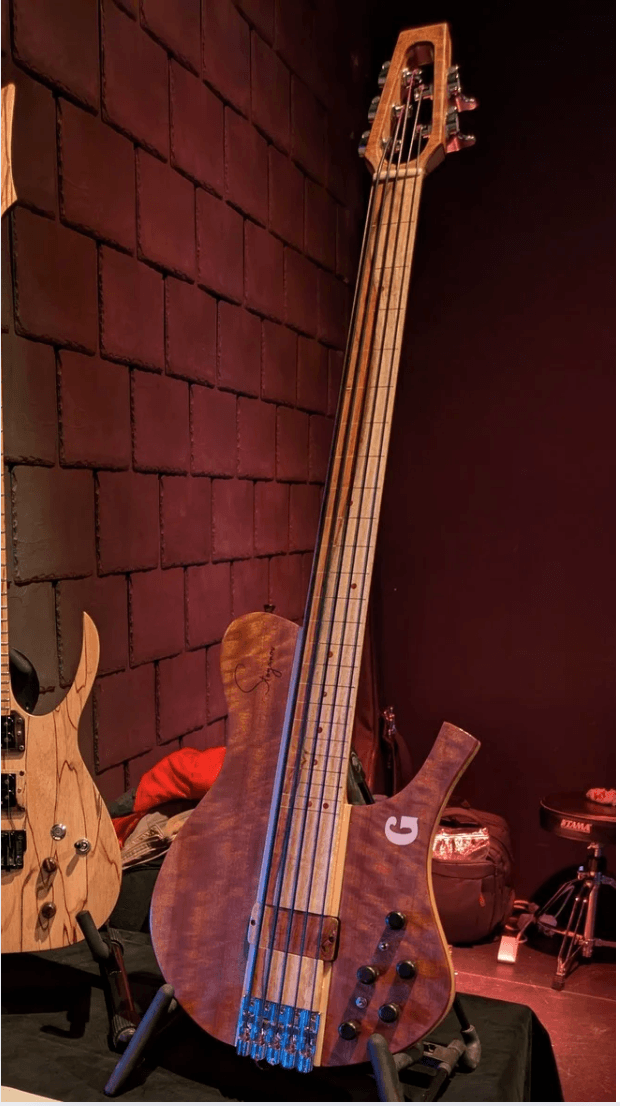Stoyanov Ginger - The Fretless Bass Project is Completed